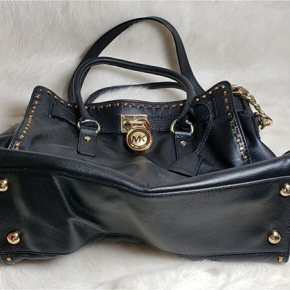 Michael Kors LEATHER Black Over the Shoulder Gold Stitch Purse Handbag - Picture 2 of 7